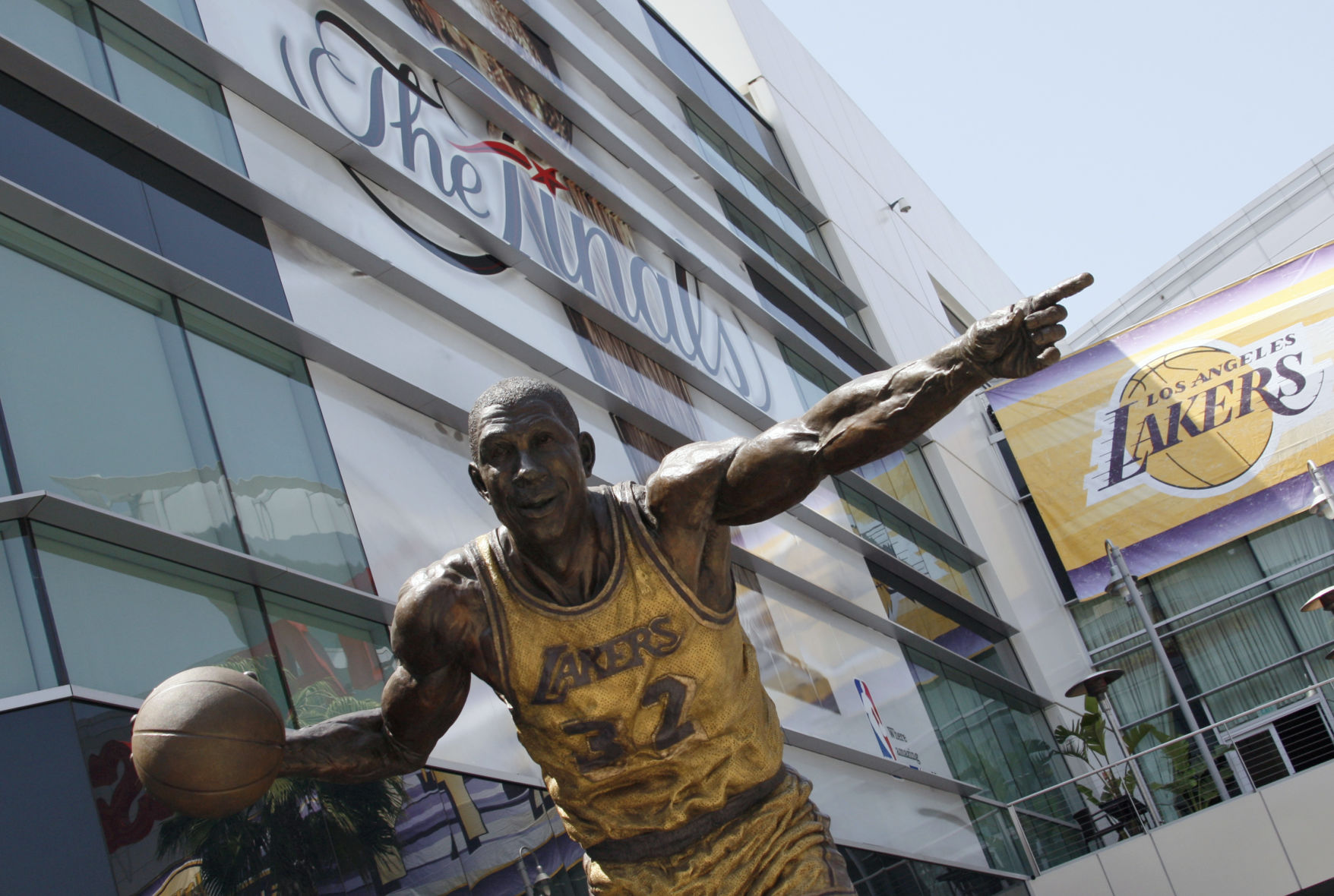 Magic Statue